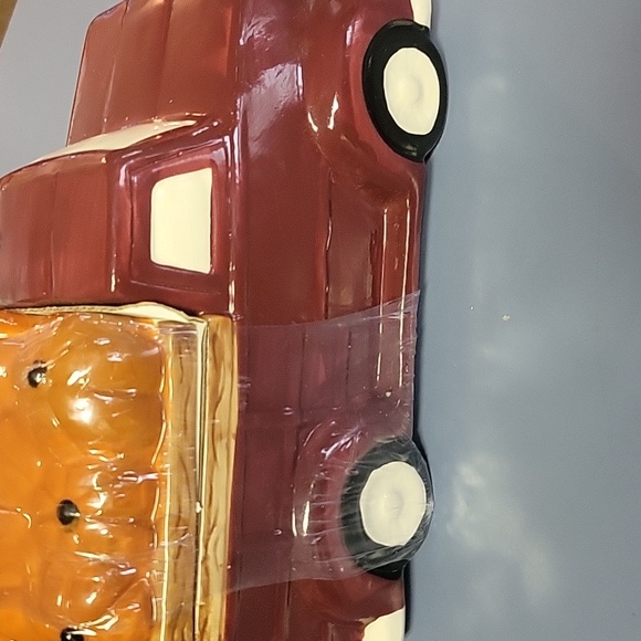 NWOT Cute truck cookie jar. - Picture 5 of 7